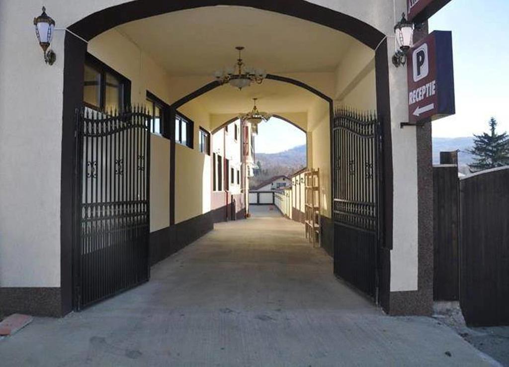 Pensiunea Brancoveneasca Cîmpulung Extérieur photo